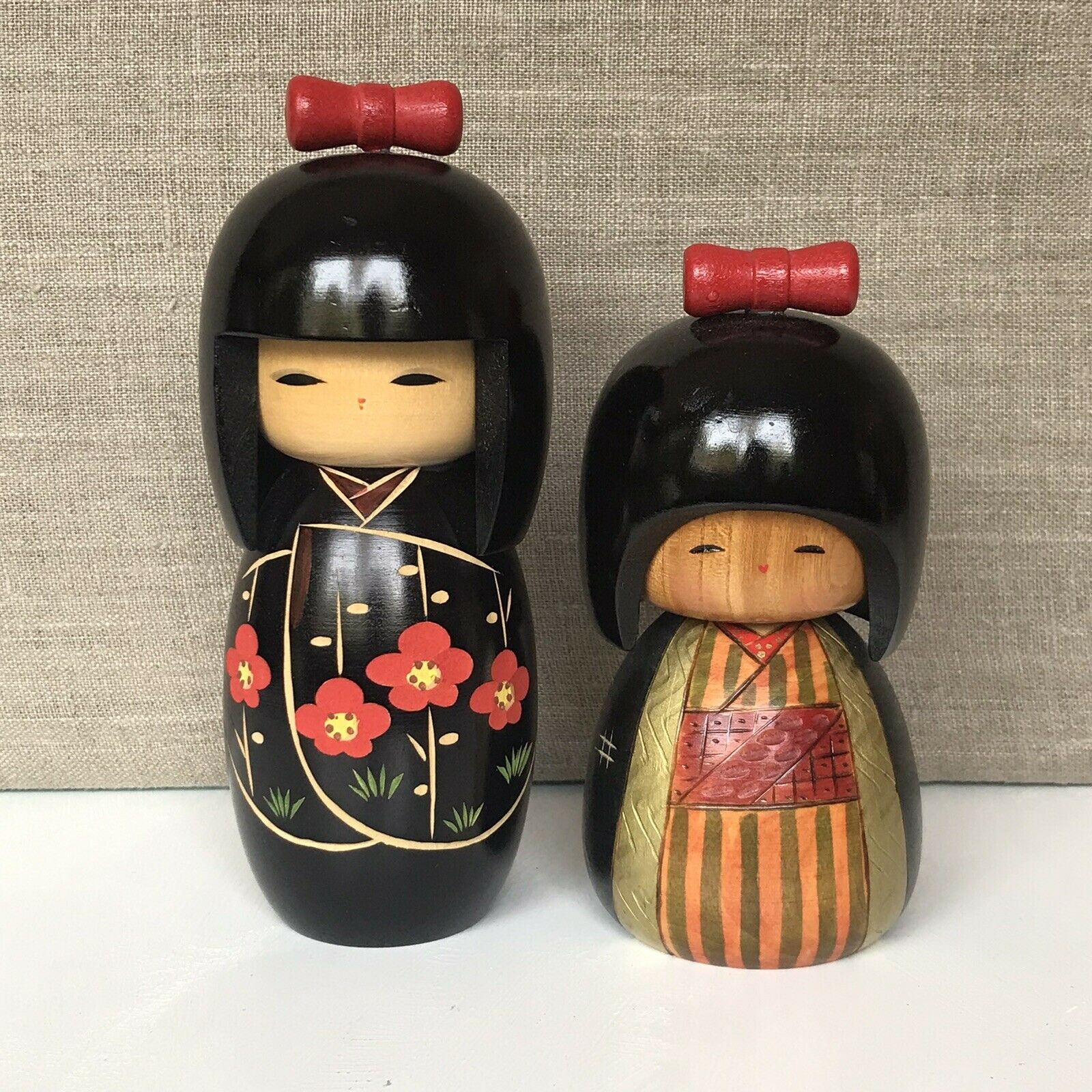 Japanese Wood Kokeshi Dolls Set Of Two 6.5” H And 5.25” H