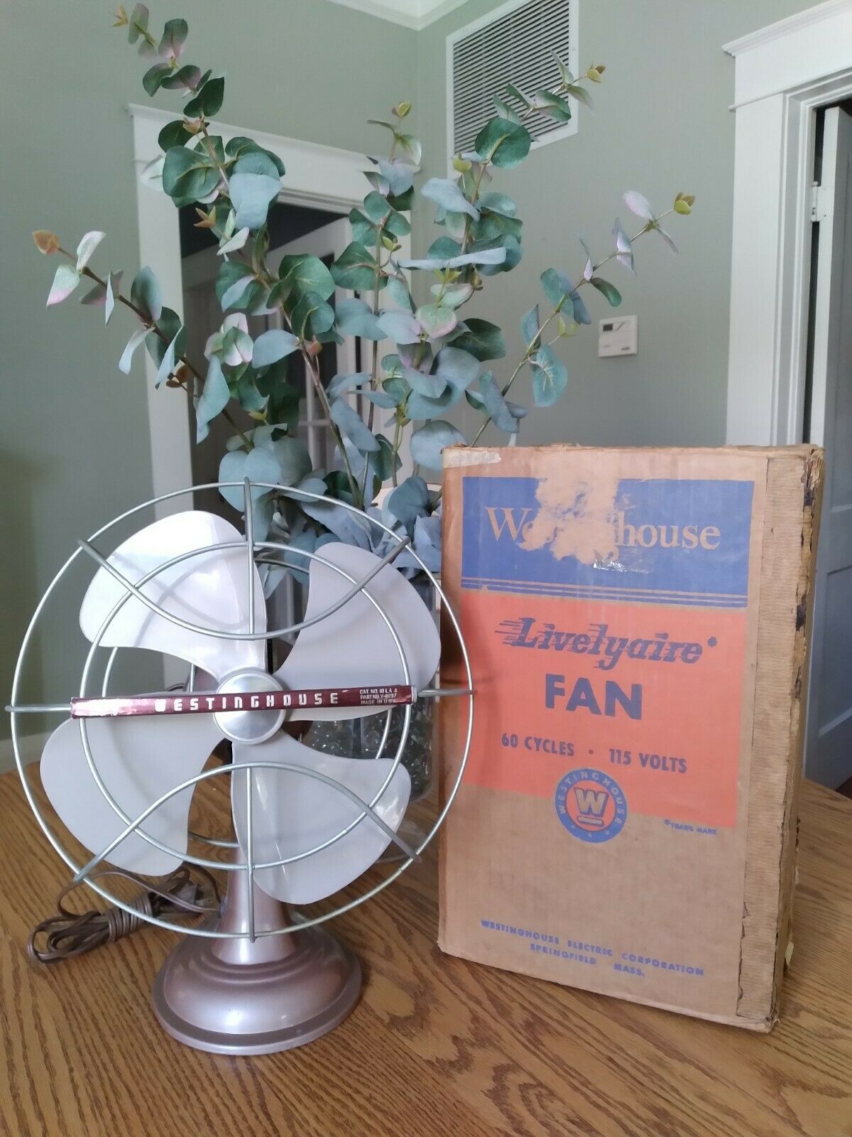Westinghouse 10" Lively Aire Oscillating Fan #10la4 W/ Original Box ! Dated 1953