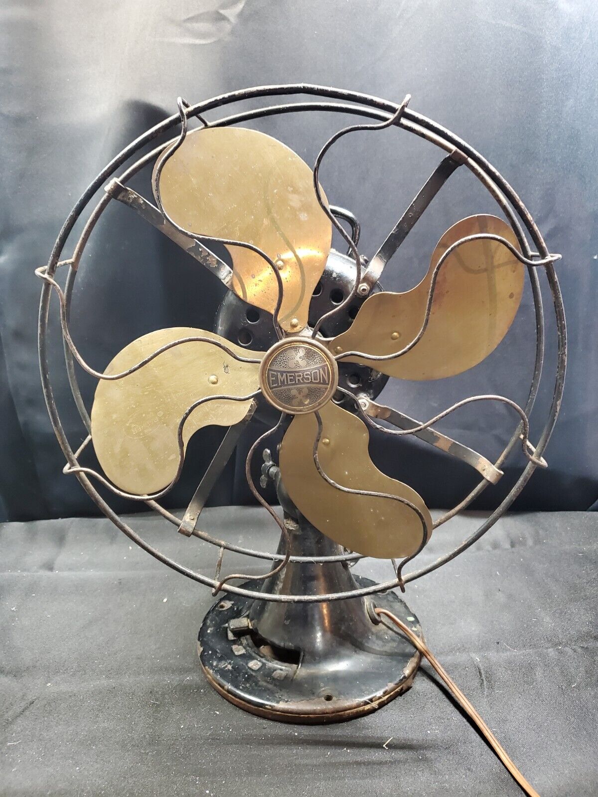 Vintage Emerson #27646 12" 3 Speed Brass Blade Oscillating Fan