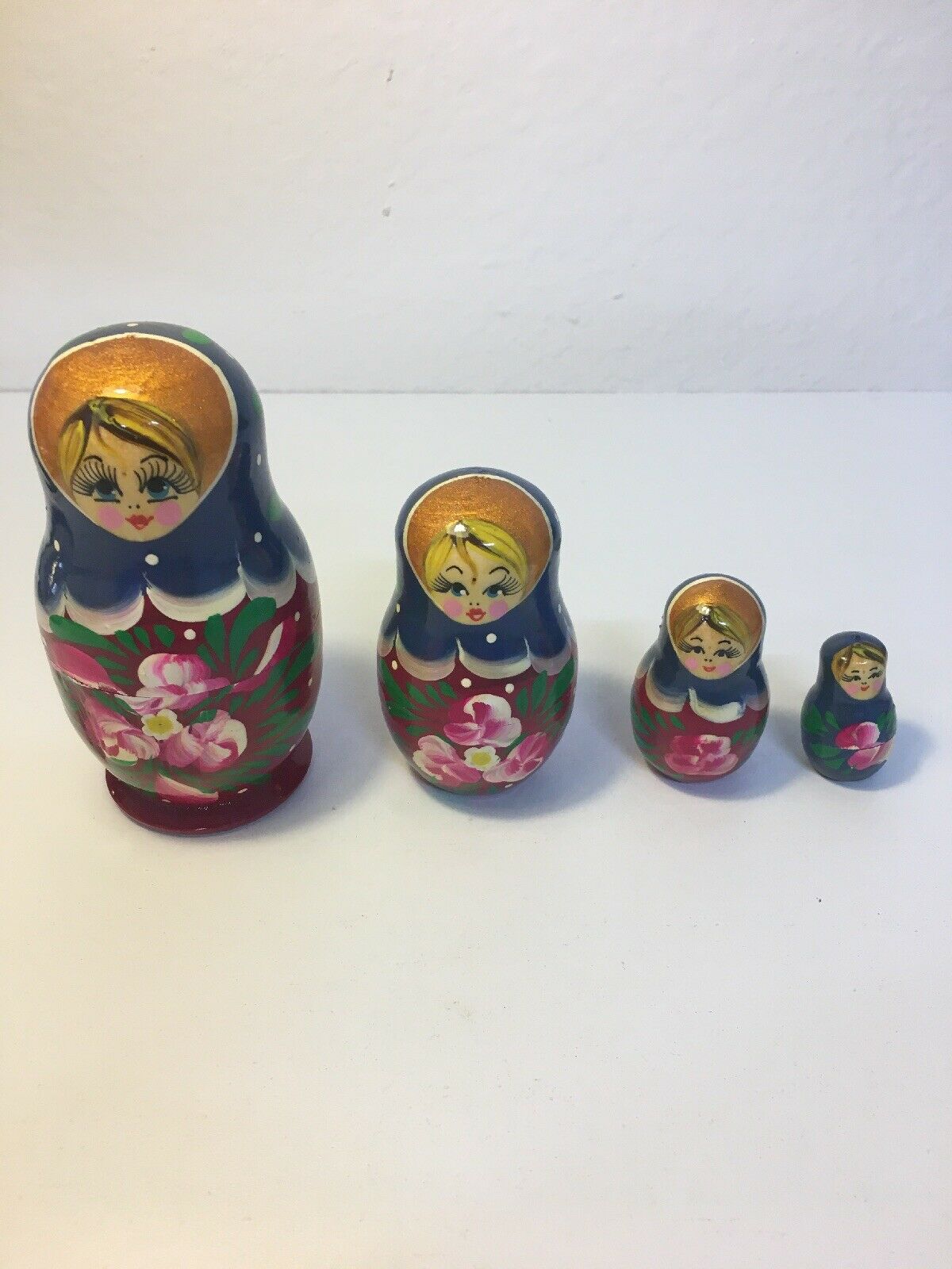 Vintage Wood Russian Nesting Ornaments/dolls-4 Piece