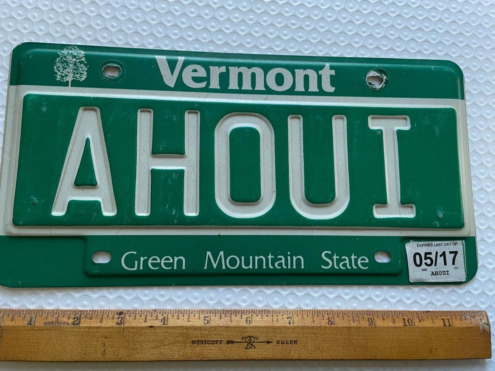 Vermont Vt Vanity License Plate Ahoui Ah Oui Oh Yes French (vv2)